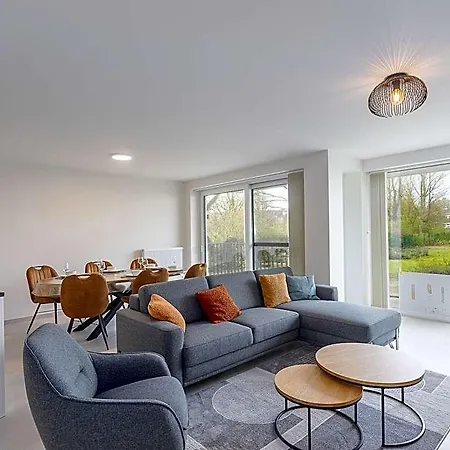 Corner In The Center With 3 Bedrooms *